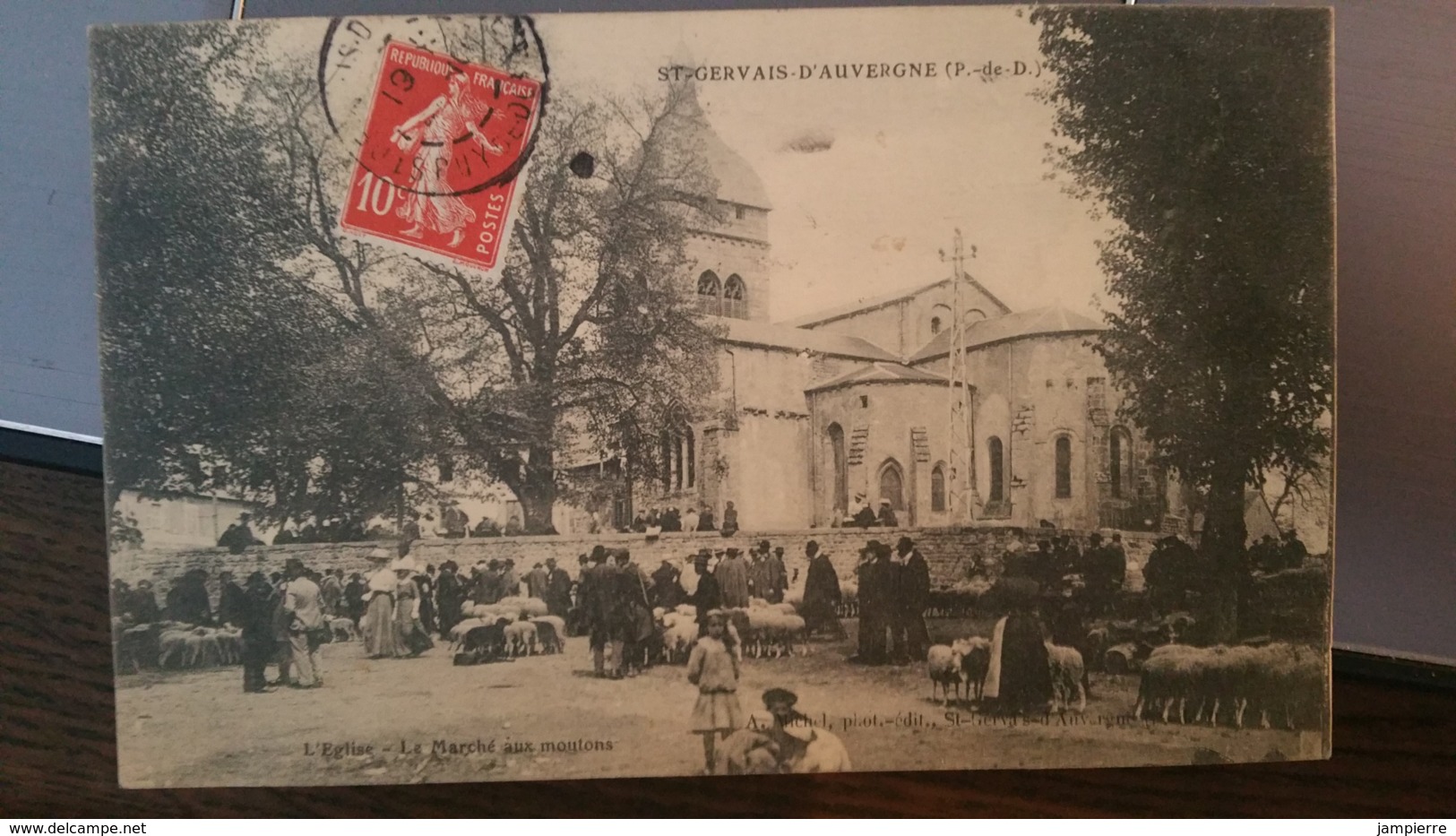 Saint-Gervais-D'Auvergne (63) - L'église, Le Marché Aux Moutons - Saint Gervais D'Auvergne