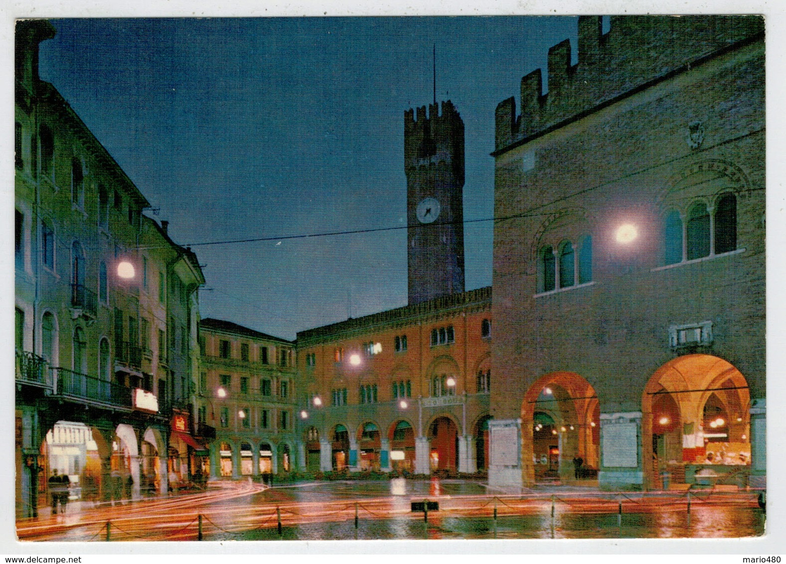 TREVISO    PIAZZA  DEI  SIGNORI   NOTTURNO                    (VIAGGIATA) - Treviso