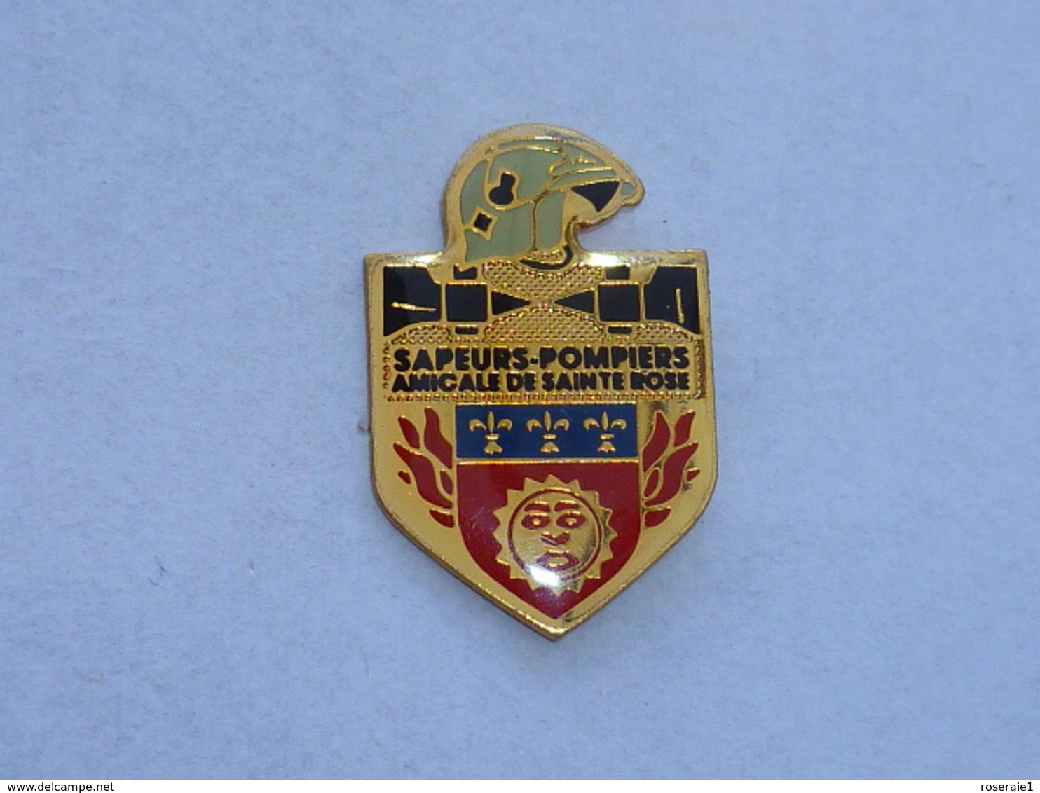 Pin's SAPEURS POMPIERS DE SAINTE ROSE - Pompiers