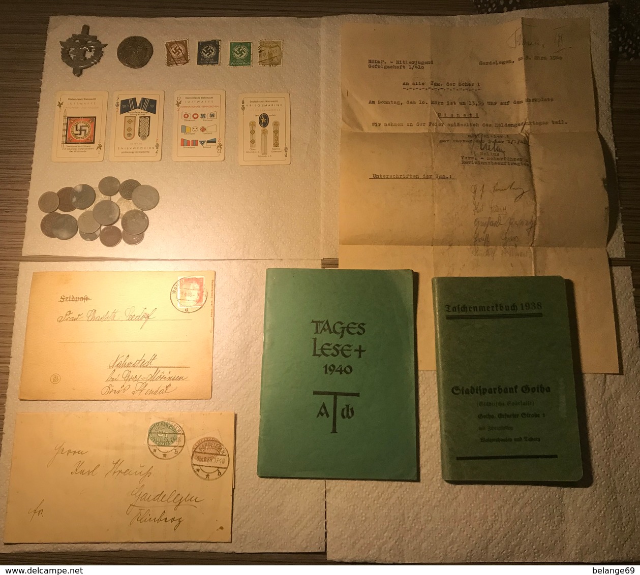 Enorme Lot D’objets (medaille, Insigne, Cartes Tobacco, Monnaies, Documents, Timbres) - Allemagne - WWII - A Voir ! - 1939-45