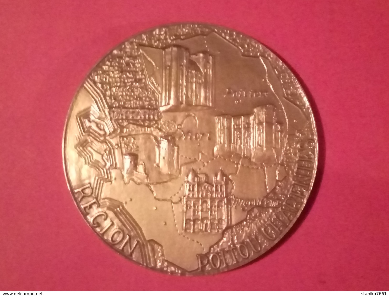 SUPERBE GROSSE MÉDAILLE BRONZE REGION POITOU CHARENTES Dans Son écrin  91 Mm 362 Gr - Altri & Non Classificati