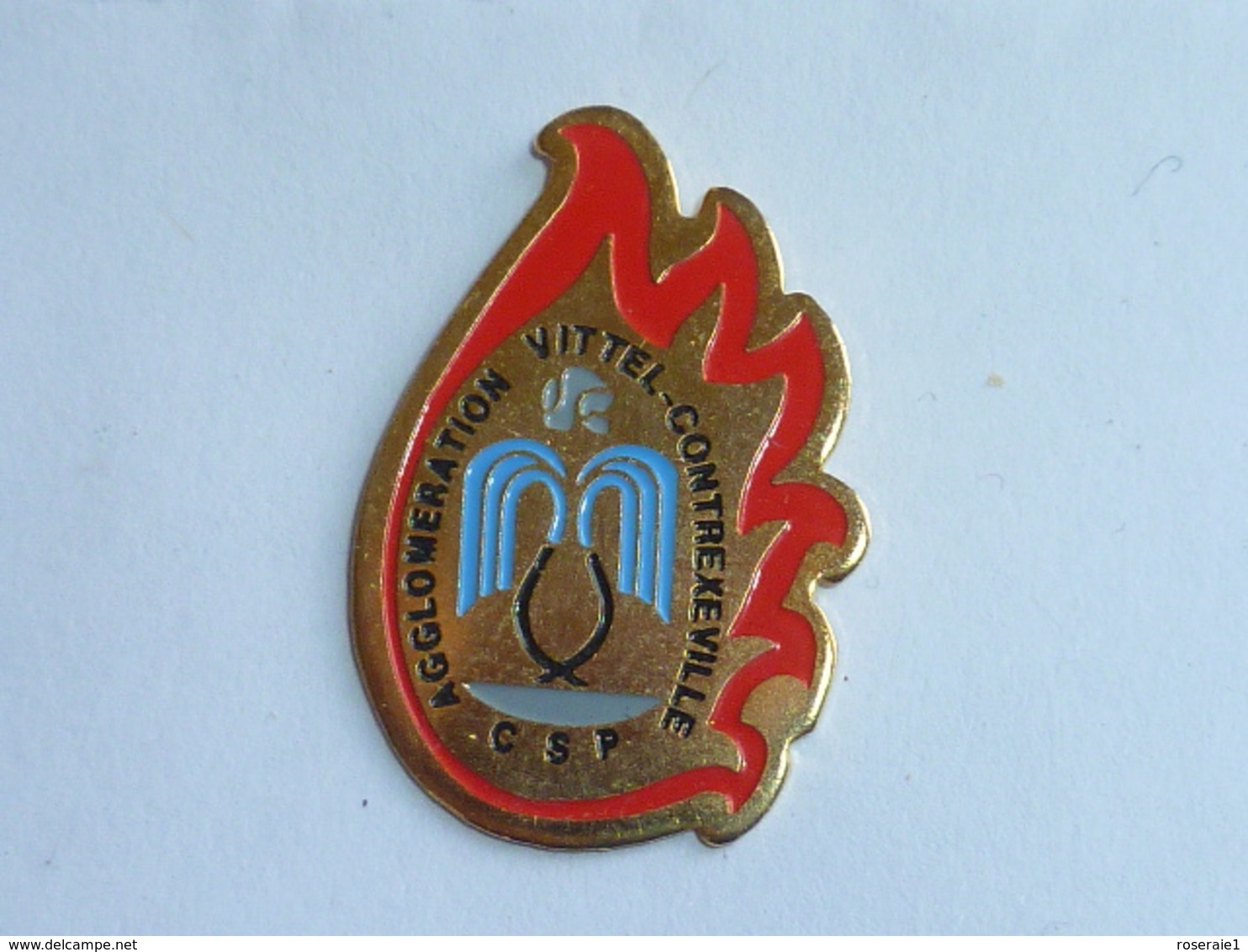 Pin's SAPEURS POMPIERS DE VITTEL CONTREXEVILLE - Pompiers