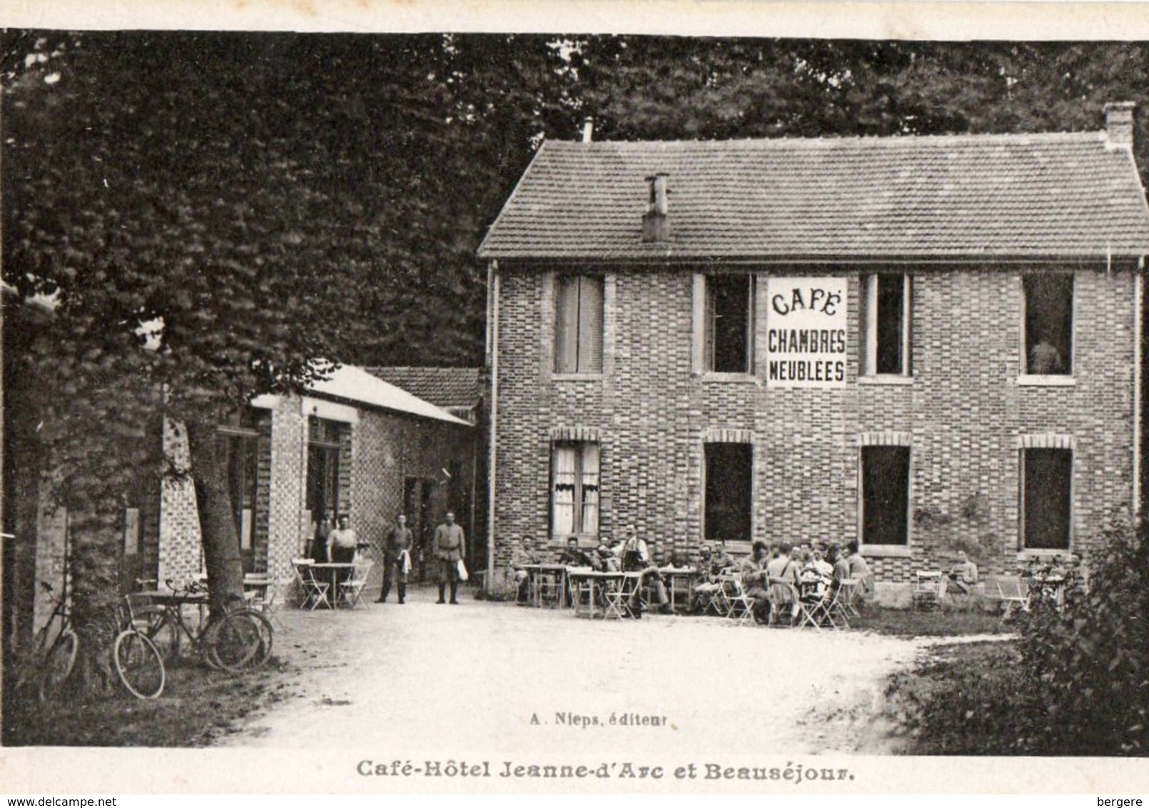 Café Chambres Meublées. 10. MAILLY CAMP. Café Hotel Jeanne D'arc, Et Beauséjour - Autres & Non Classés