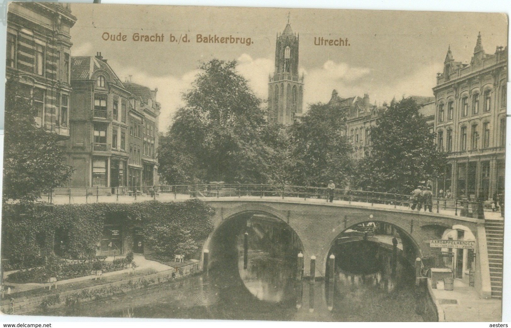 Utrecht; Oude Gracht Bij De Bakkerbrug - Niet Gelopen. (Grand Bazar Fr. - Utrecht) - Utrecht