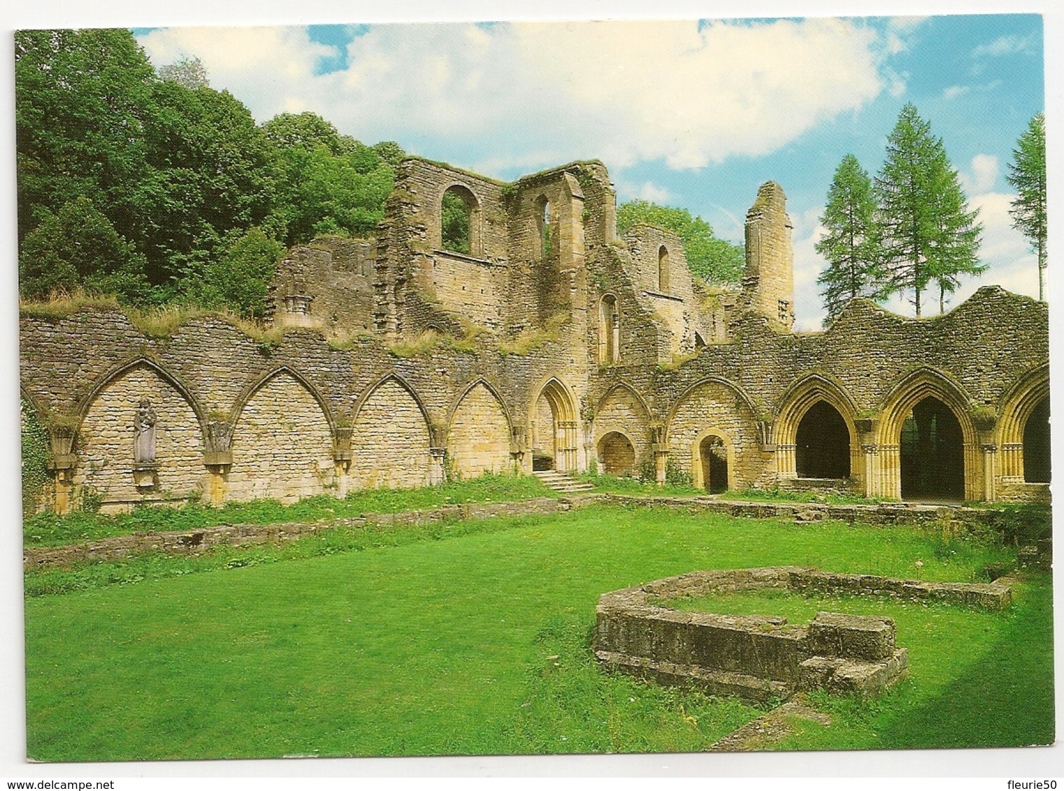 Abbaye N.-D. D'ORVAL - Cloître Du XIVe Siècle Et Salle Du Chapitre. - Florenville