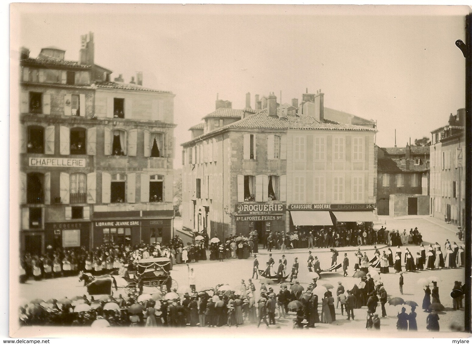 Photo 32 Auch Place D'Espagne Enterrement D'une Personnalité Vers 1900 - Auch