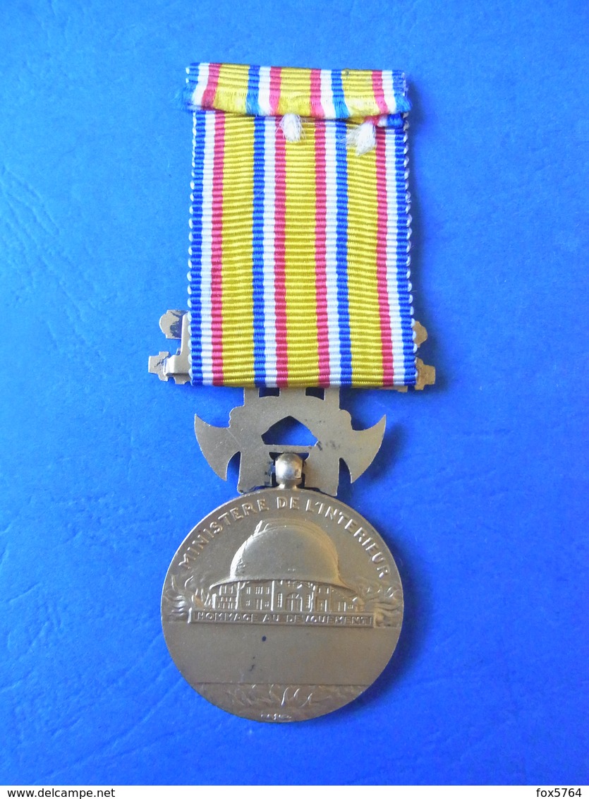 DECORATION / MEDAILLE HONNEUR / ECHELON OR / ANCIEN MODELE / SAPEUR POMPIER - Pompiers