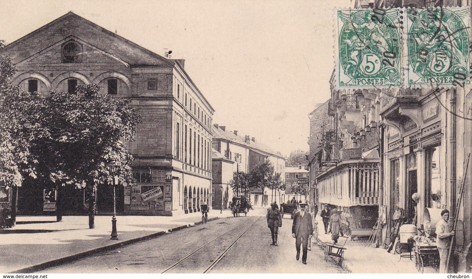 90. BELFORT . CPA . RARETE. LE THEATRE ET ANIMATION DEVANT LA QUINCAILLERIE. ANNEE 1925 - Belfort - City