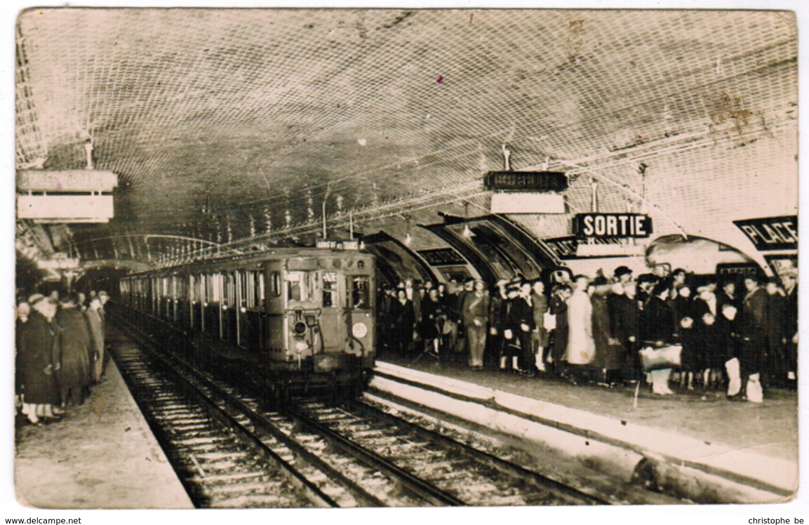 Paris, Le Métropolitain (pk55147) - Stations, Underground