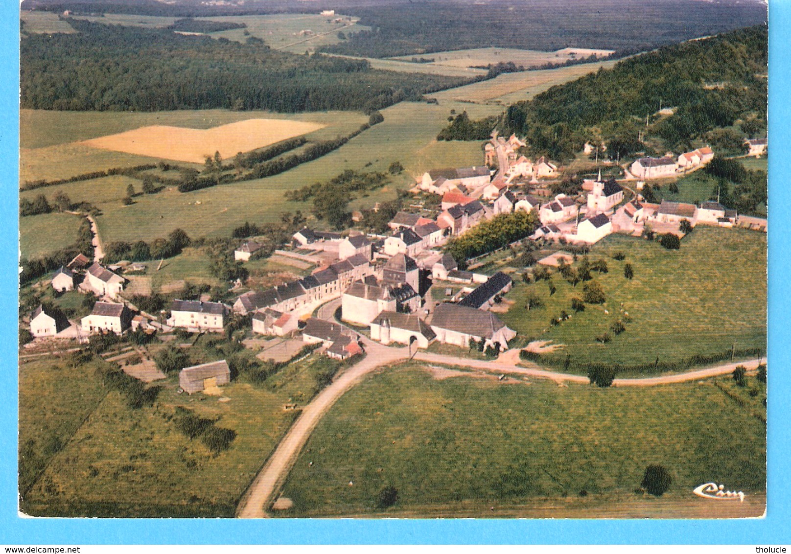 Roly (Philippeville)-vue Aérienne-La Château-Ferme-(Musée Des Fagnes) Au Centre Du Village - Philippeville