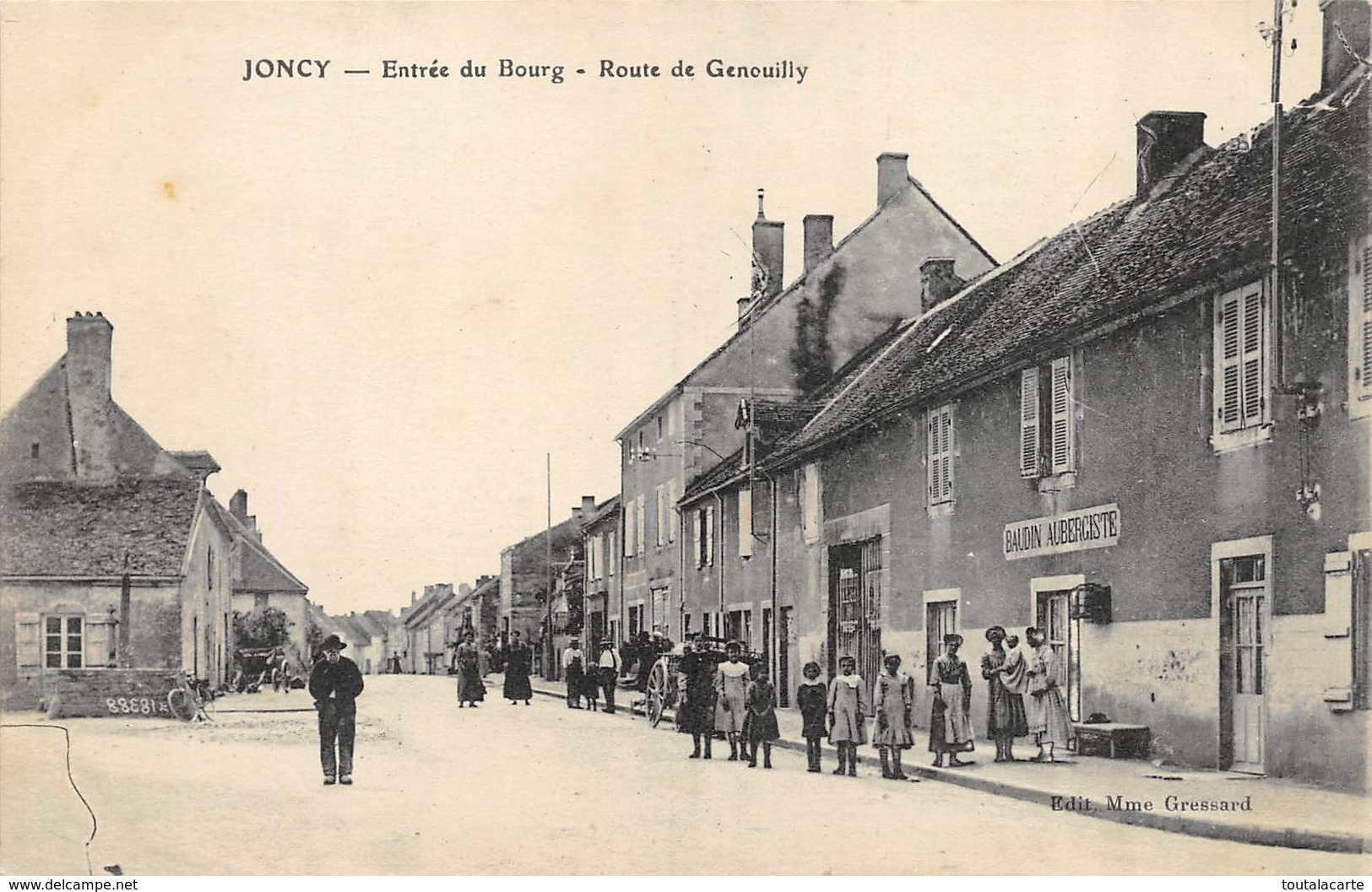 CPA 71 JONCY ENTREE DU BOURG ROUTE DE GENOUILLY - Autres & Non Classés