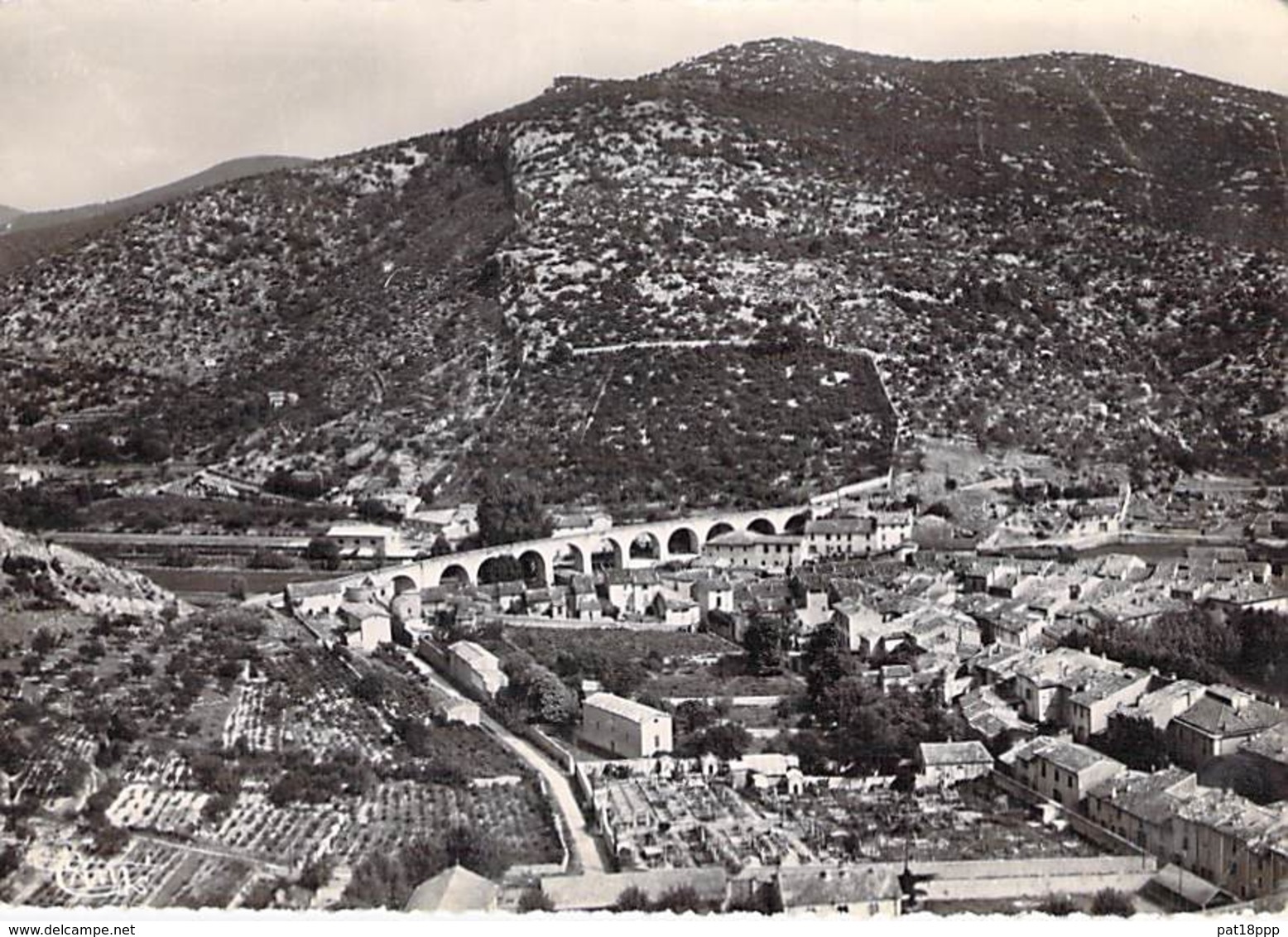 30 - ST HIPPOLYTE DU FORT : Vue Aérienne Sur La Ville Viaduc - CPSM Dentelée Noir Blanc Grand Format 1962 - Gard - Autres & Non Classés