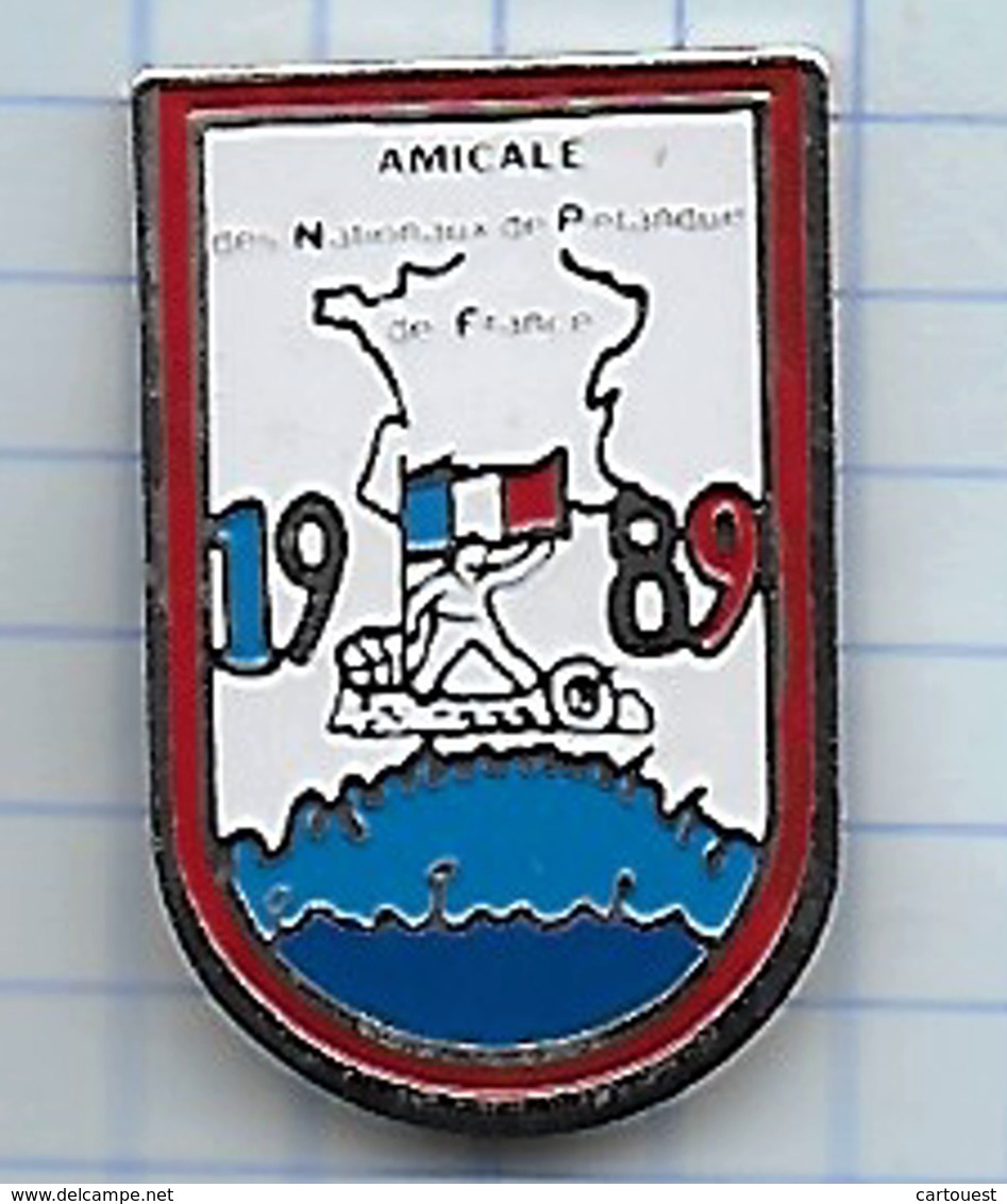 Pin's Pins / THEME Sport ֎  Pétanque  ֎ 1989 Amicale Des Nationaux  De Pétanque De FRANCE ֎ BOULE Boulistes - Pétanque