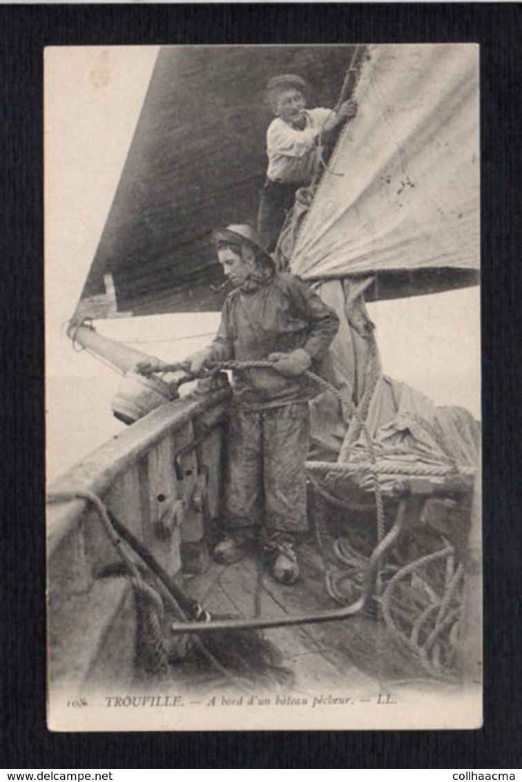 14  Trouville / A Bord D'un Bateau Pêcheur / Métier,pêche - Trouville