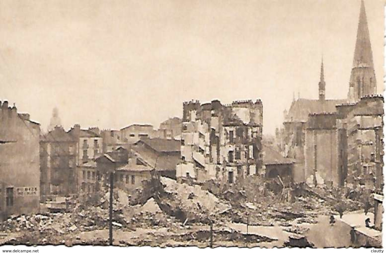 Cpa 44 Nantes Après Les Bombardements , Ww2 , Place Bretagne , Viergee - Nantes