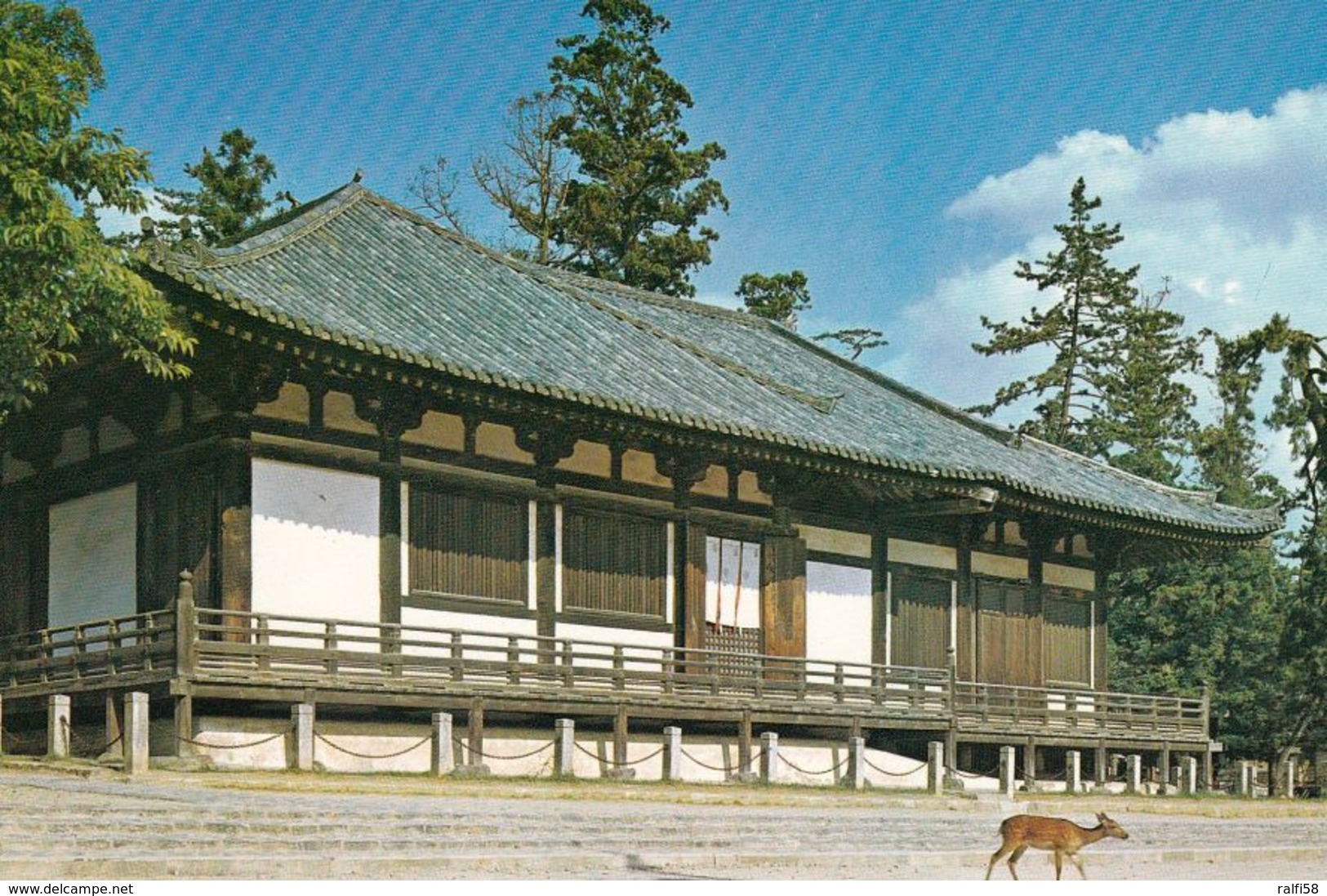 1 AK Japan * San-Gatsudo Tempel Im Tempelkomplex Des Todaiji Tempels In Nara - Seit 1998 UNESCO Weltkulturerbe * - Autres & Non Classés