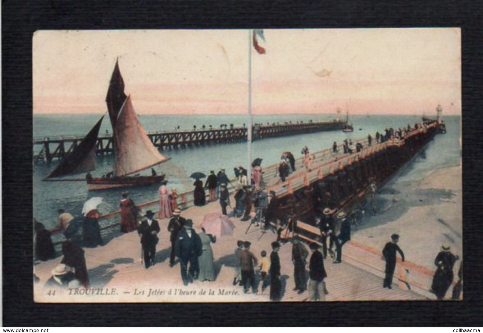 14  Trouville / Les Jetées à L'heure De La Marée - Trouville