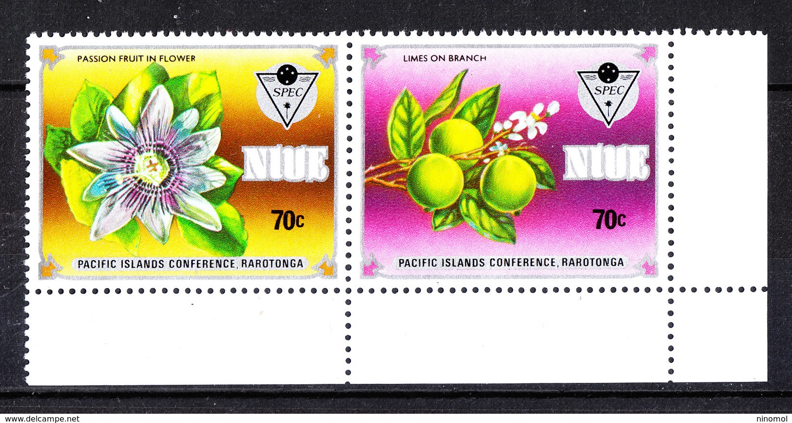Niue - 1983. I Due Francobolli  " Frutti " Della Serie. Passion Fruit In Flower, Lime On Branch. MNH - Frutta