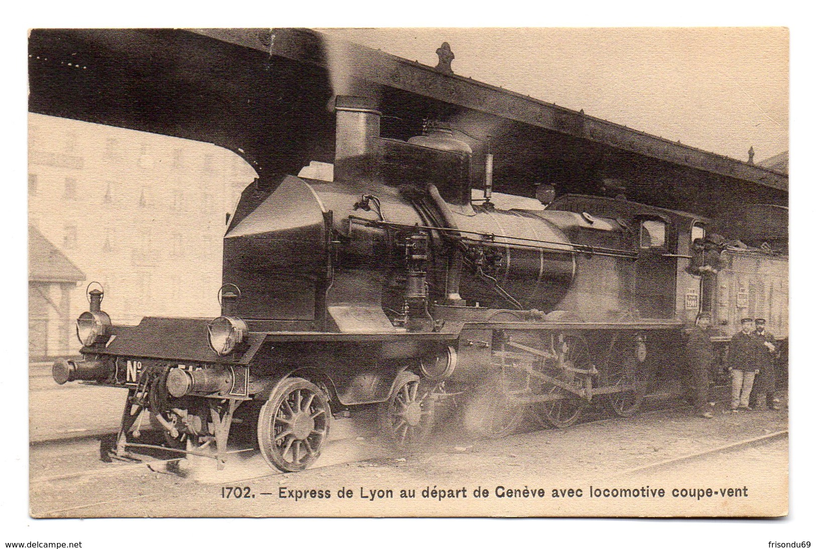 Express De Lyon Au Départ De Genève Avec Locomotive Coupe-vent . - Matériel