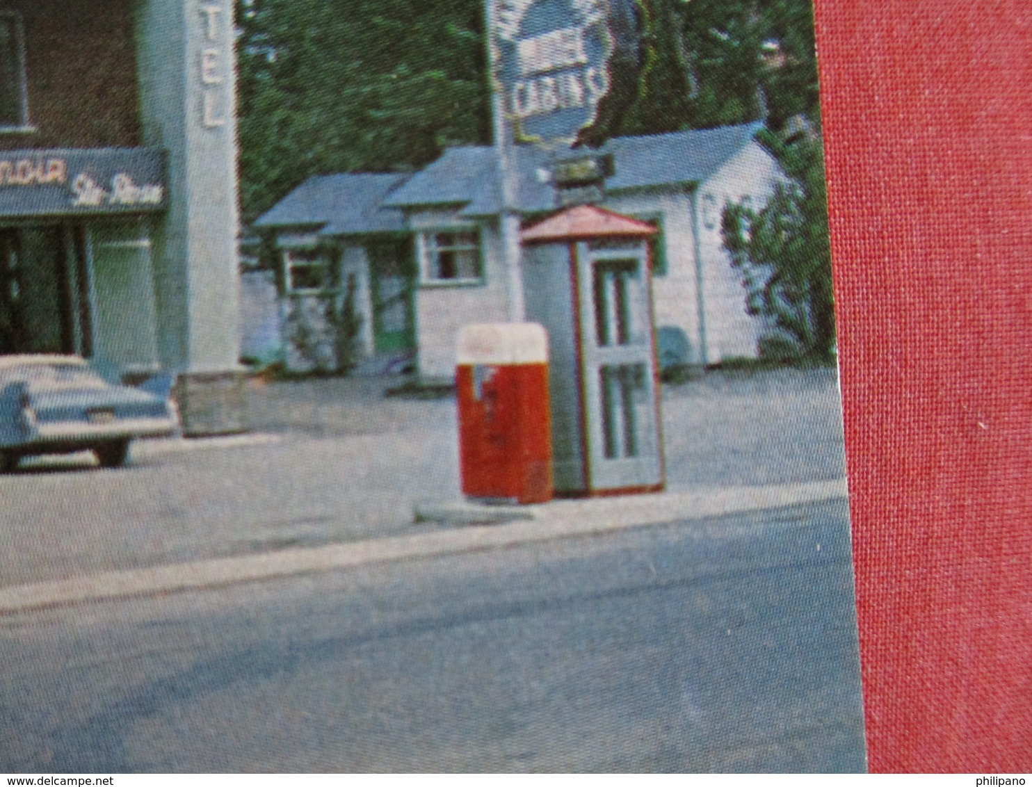 Manoir Ste Rose  Telephone Booth-- Coca Cola Machine Canada > Quebec >  Ref 3144 - Other & Unclassified