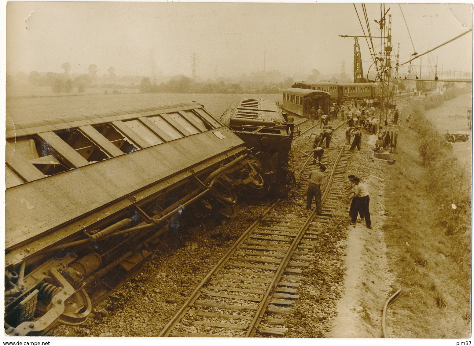 LE THEIL (61) - Catastrophe Ferroviaire 1961 - Déraillement Du Roscoff-Paris - Photo De Presse A.F.P. - Lieux
