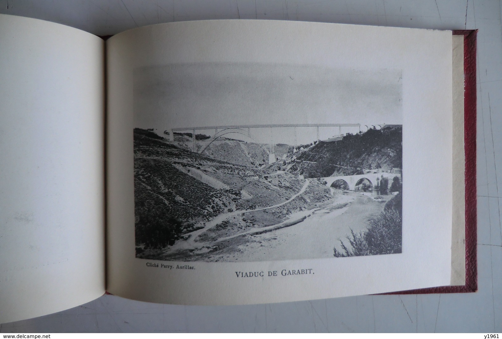 15 CANTAL AURILLAC. album photo (20,5x14,5cm). cliché PARRY AURILLAC. 16 photos. vic sur cere. le lioran. murat...