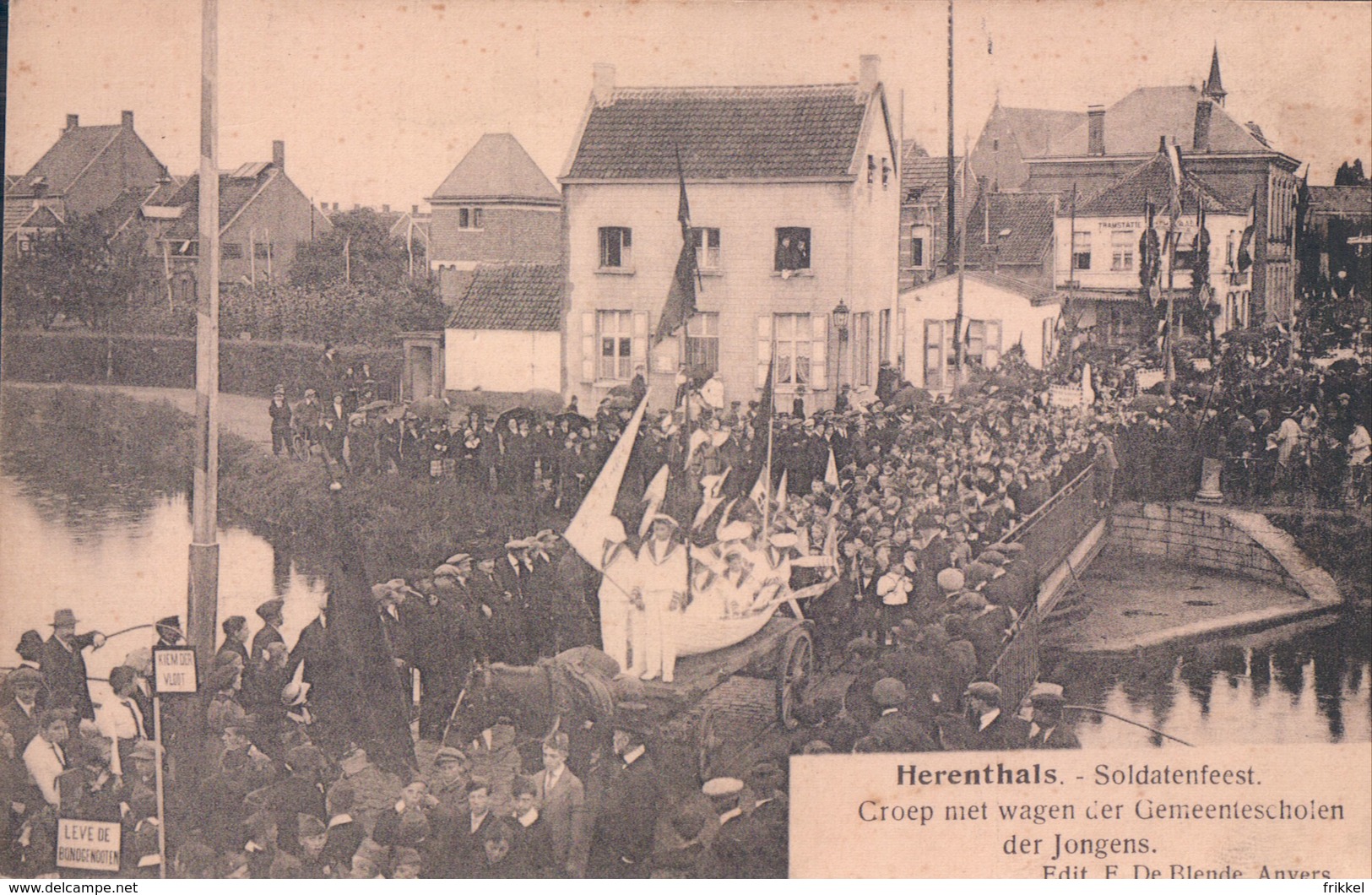 Herentals Herenthals Soldatenfeest Groep Met Wagen Der Gemeentescholen Der Jongens Edit F. De Blende Anvers - Herentals