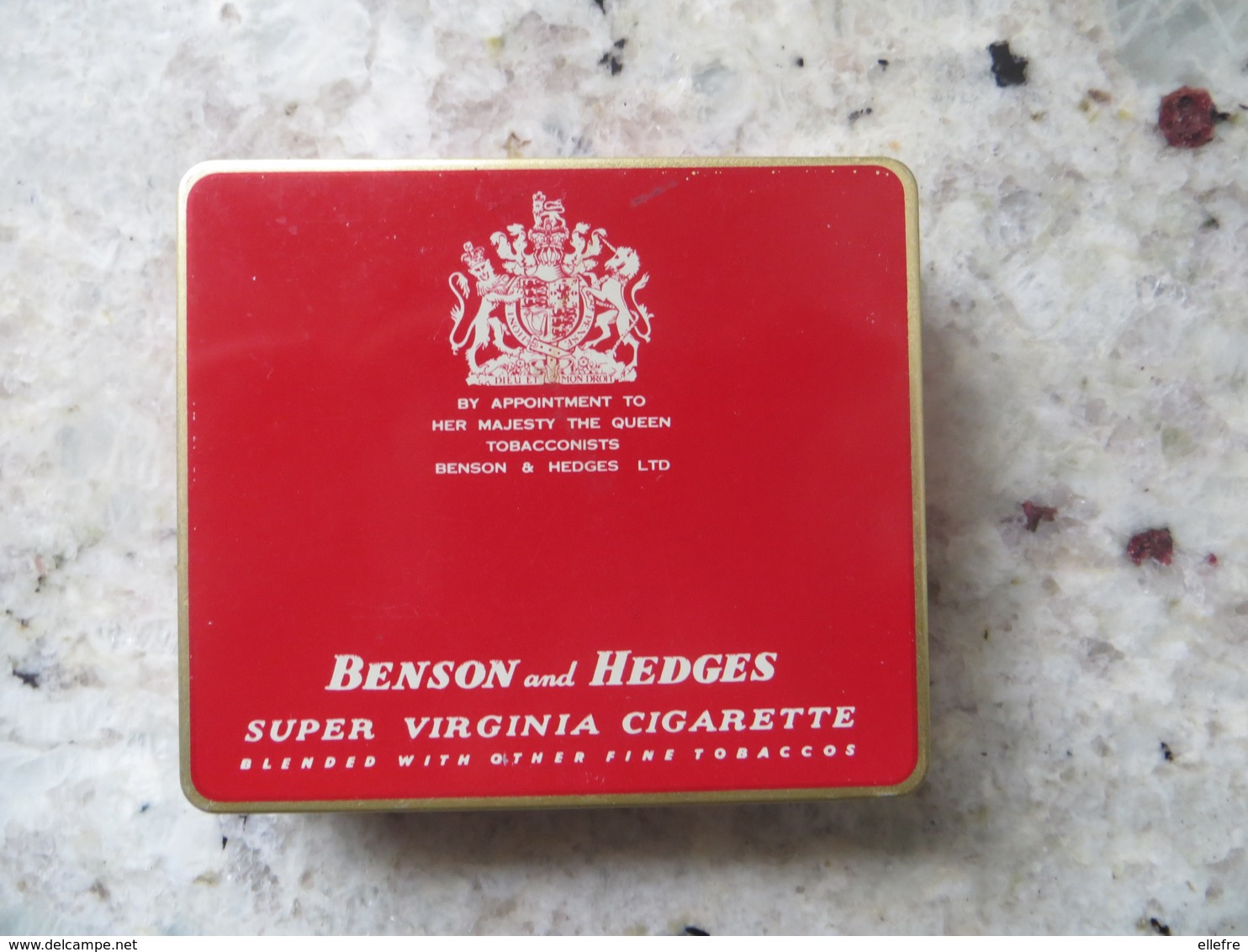 Boite Métal Cigarettes Benson And Hedges - Made In England - Seita Vente En France Bon Etat Sauf Recto - Contenitori Di Tabacco (vuoti)