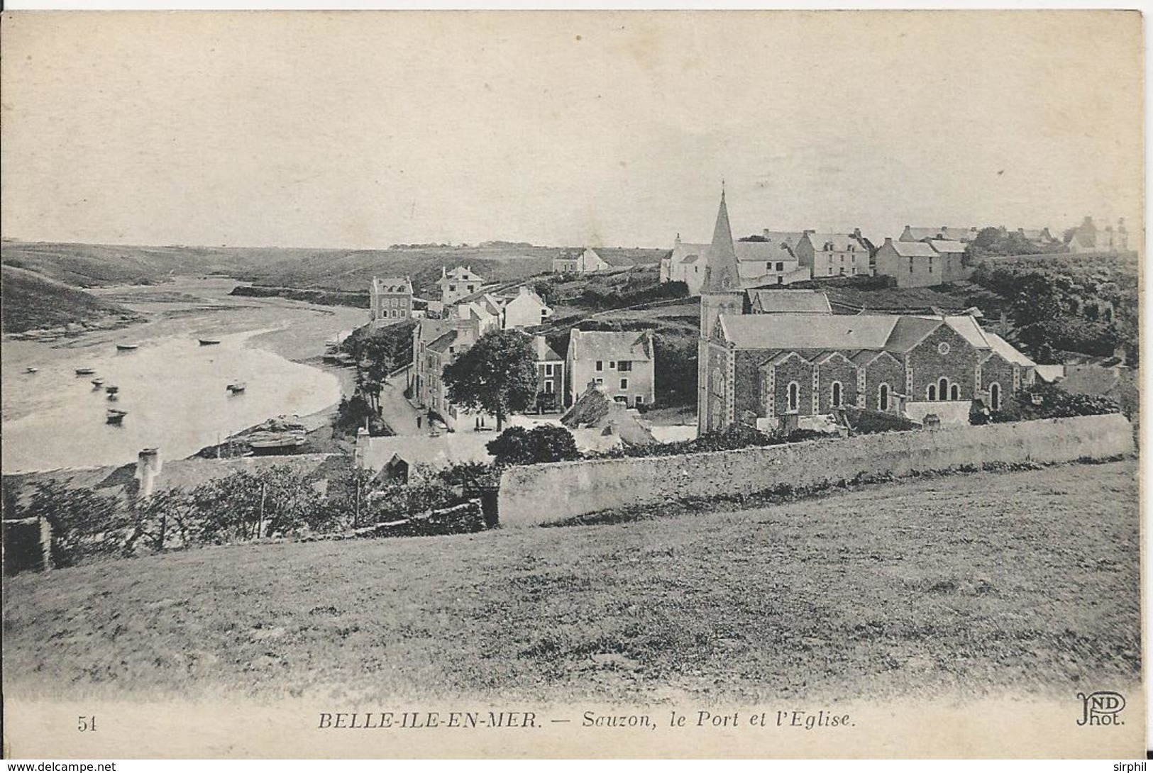 Carte Postale Ancienne De Belle Ile En Mer Souzon Le Port Et L'église - Belle Ile En Mer