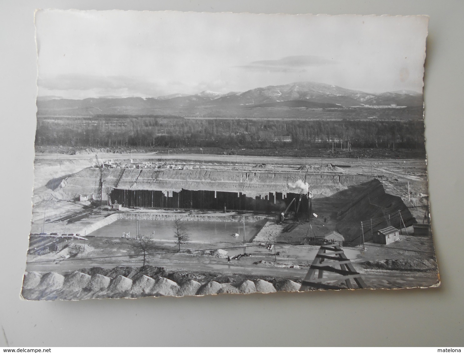 HAUT RHIN E. D. F.  CHANTIER D'OTTMARSHEIM FOUILLES DE L'USINE VUE VERS L'EST AU PROFIT DE LA MUTUELLE DU PERSONNEL - Ottmarsheim