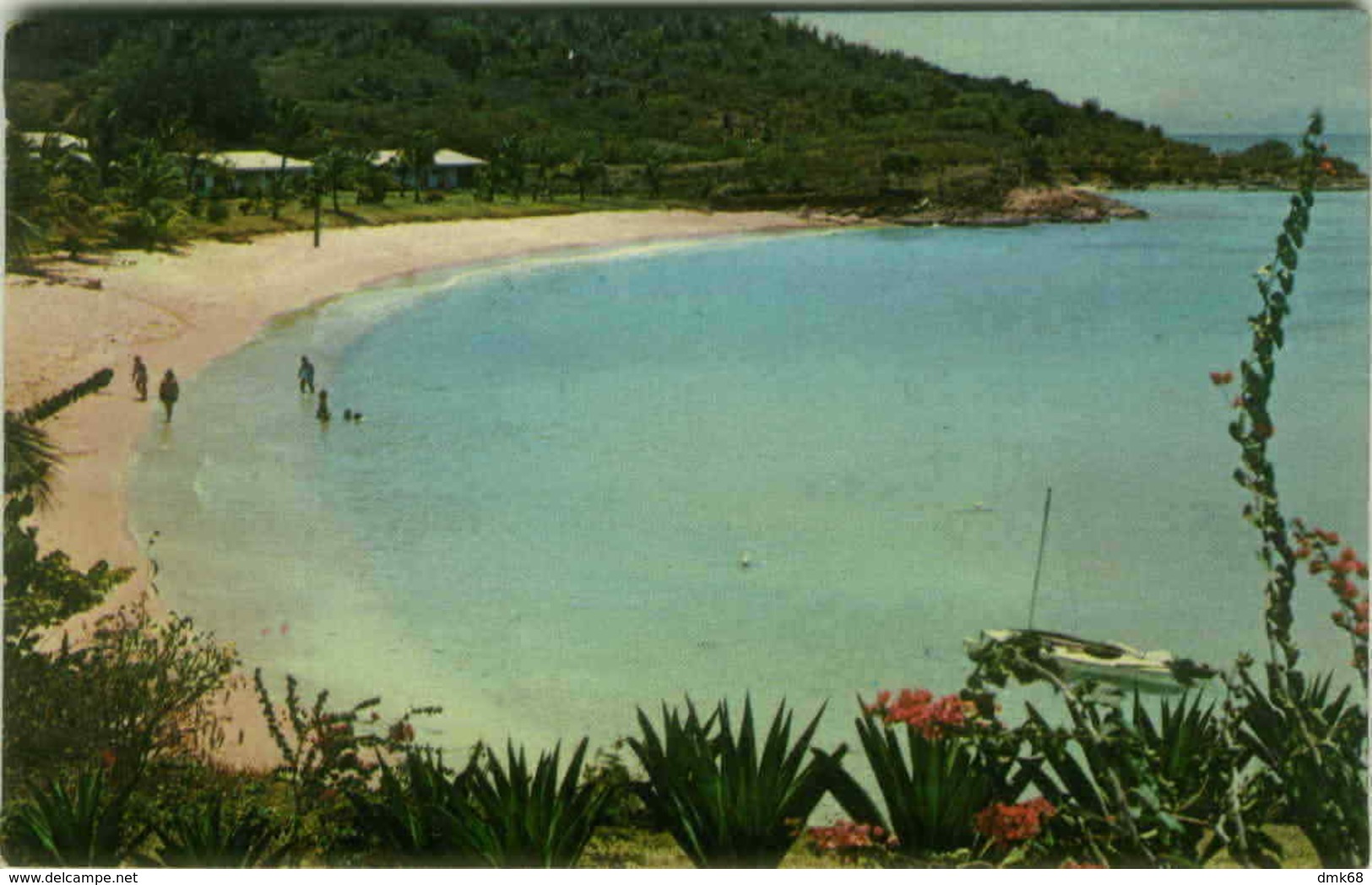 ANTIGUA - WEST INDIES - HAWKSBILLE BEACH - VINTAGE POSTCARD 1960s (BG2117) - Antigua Und Barbuda