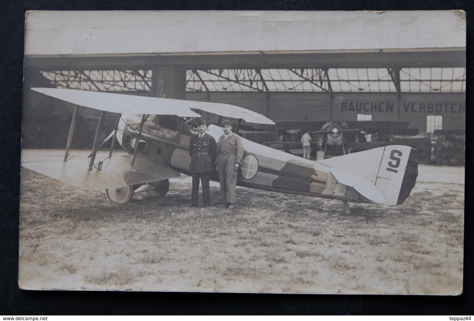 CPA PHOTO AVION S 393 AVIATEUR MECANICIEN HANGAR RAUCHEN VERBOTEN FIN GUERRE 14 18 - War 1914-18