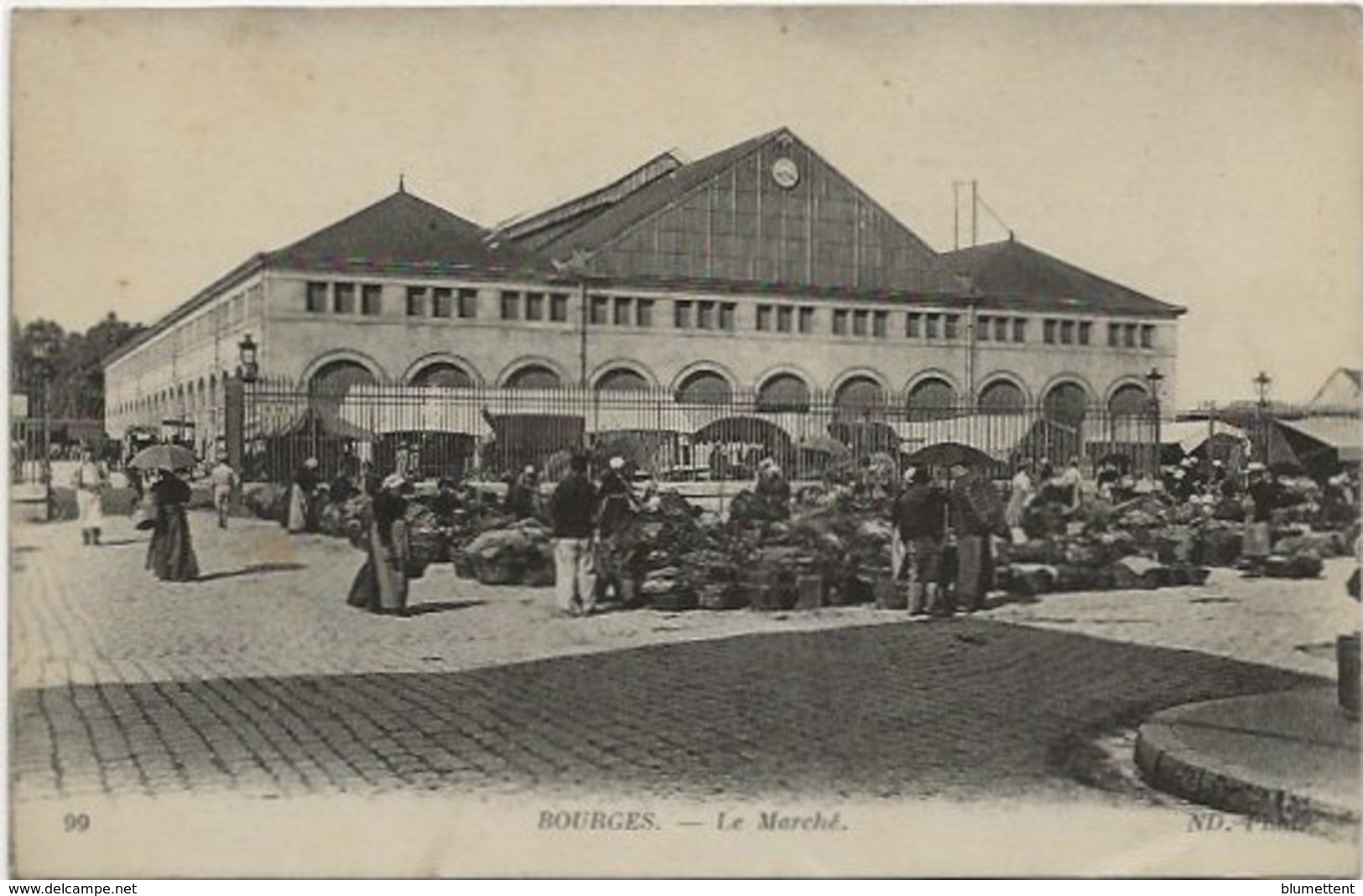 CPA - Métier Marchands Ambulants Le Marché BOURGES 18 - Bourges