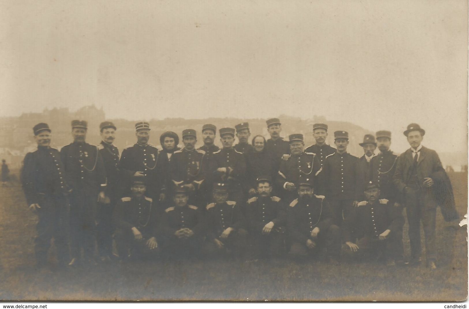 Carte-photo - Les Pompiers De MONTESSON En Séminaire à Dieppe En 1917 - Montesson