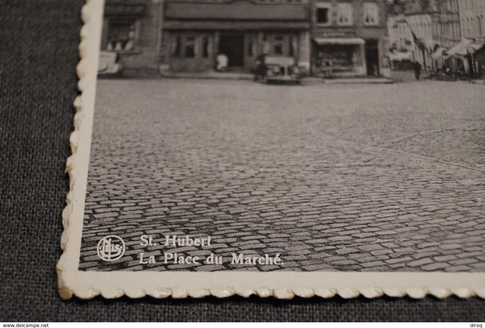 Saint-Hubert,la Place Du Marché,collection,RARE,ancienne Carte Postale - Saint-Hubert