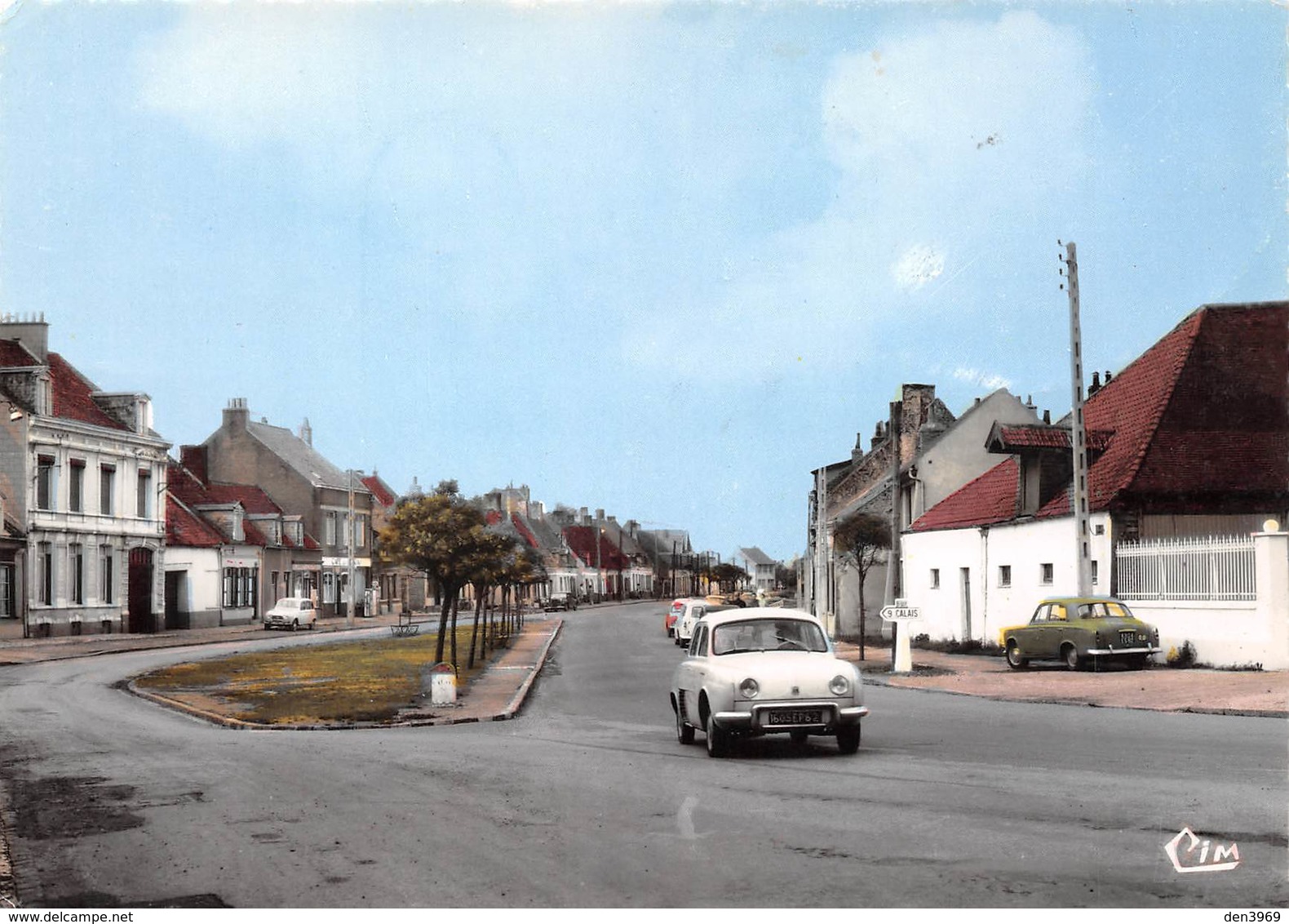 Guines - Rue Aristide-Briand - Automobile - Guines