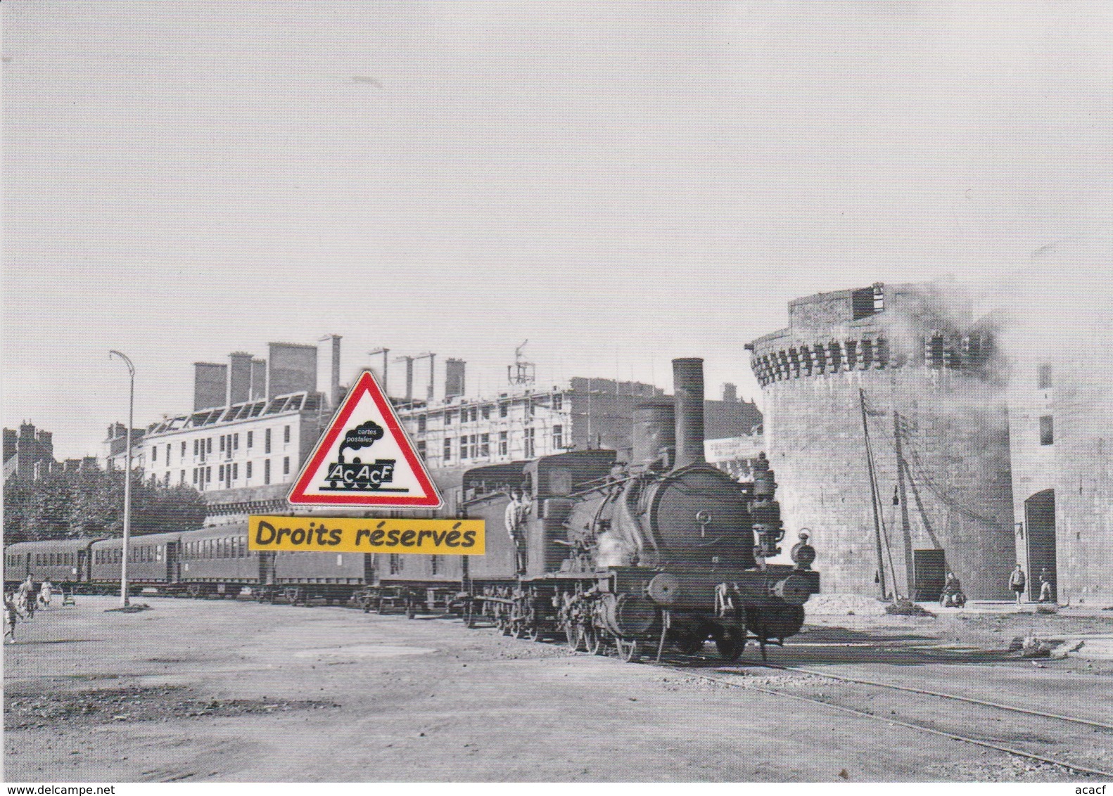 Loco 030 C Et Train De Voyageurs à Saint-Malo (35) - - Saint Malo