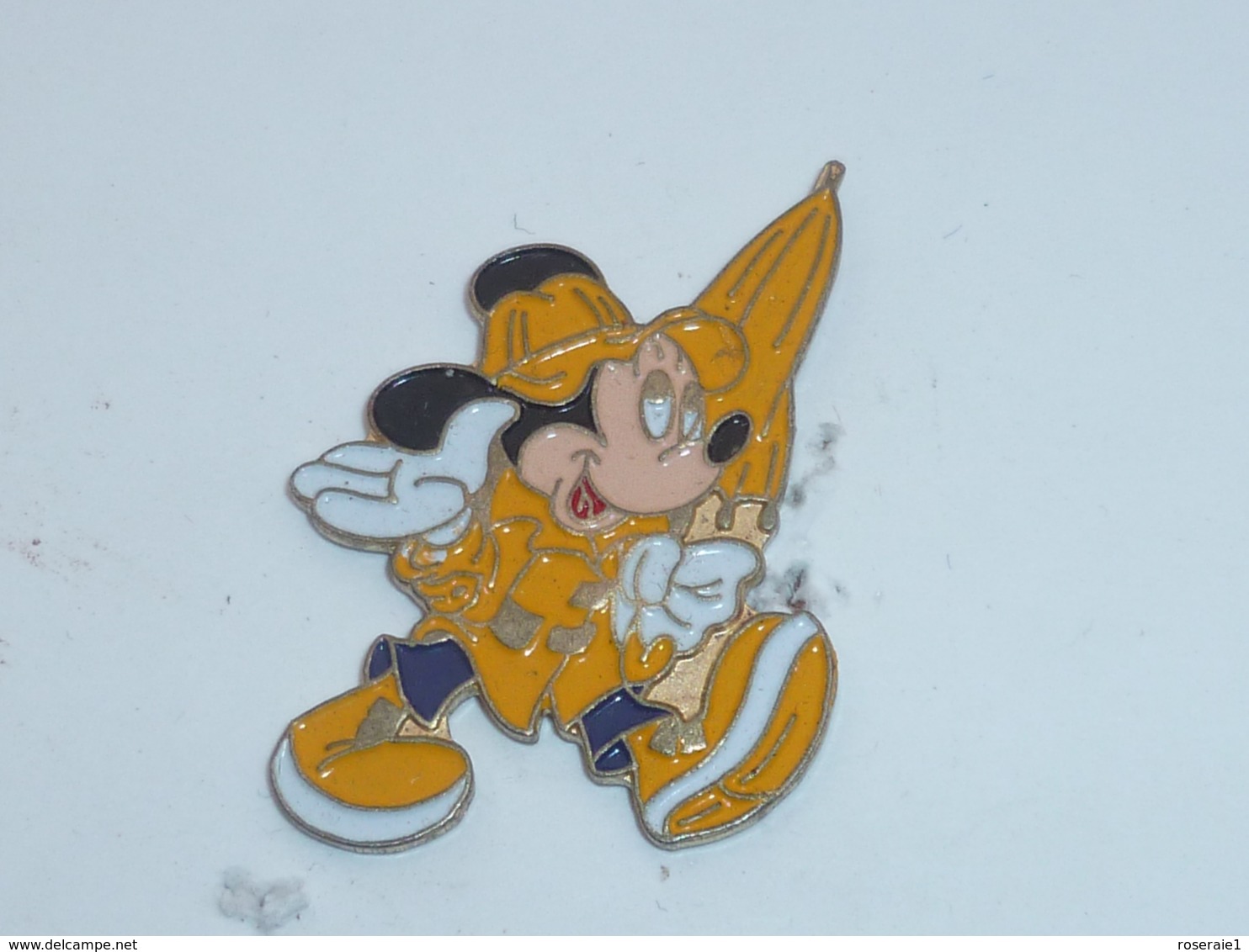 Pin's MICKEY SOUS LA PLUIE - Disney