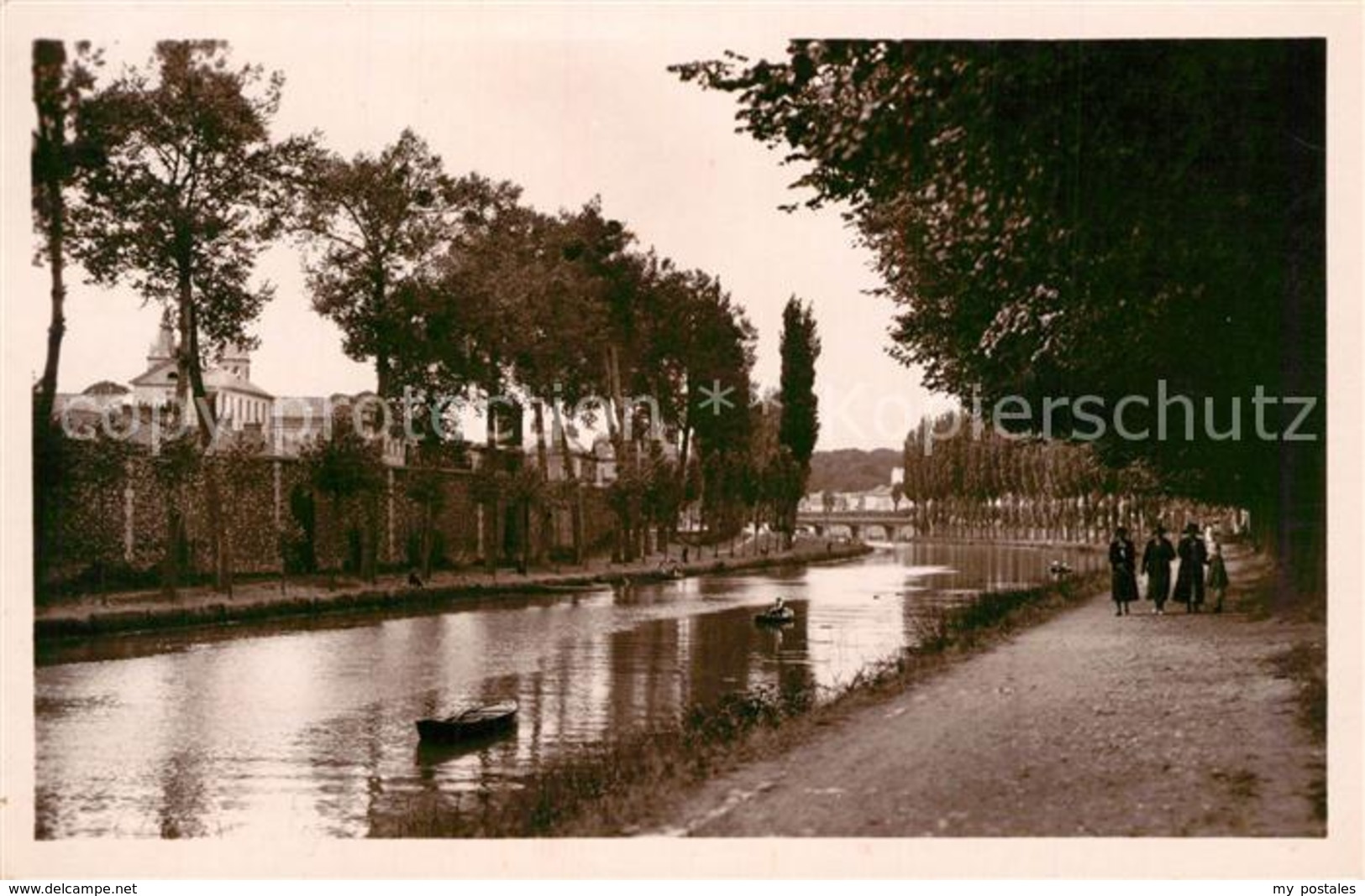 13484434 Melun_Seine_et_Marne Promenade De Vaux Melun_Seine_et_Marne - Melun