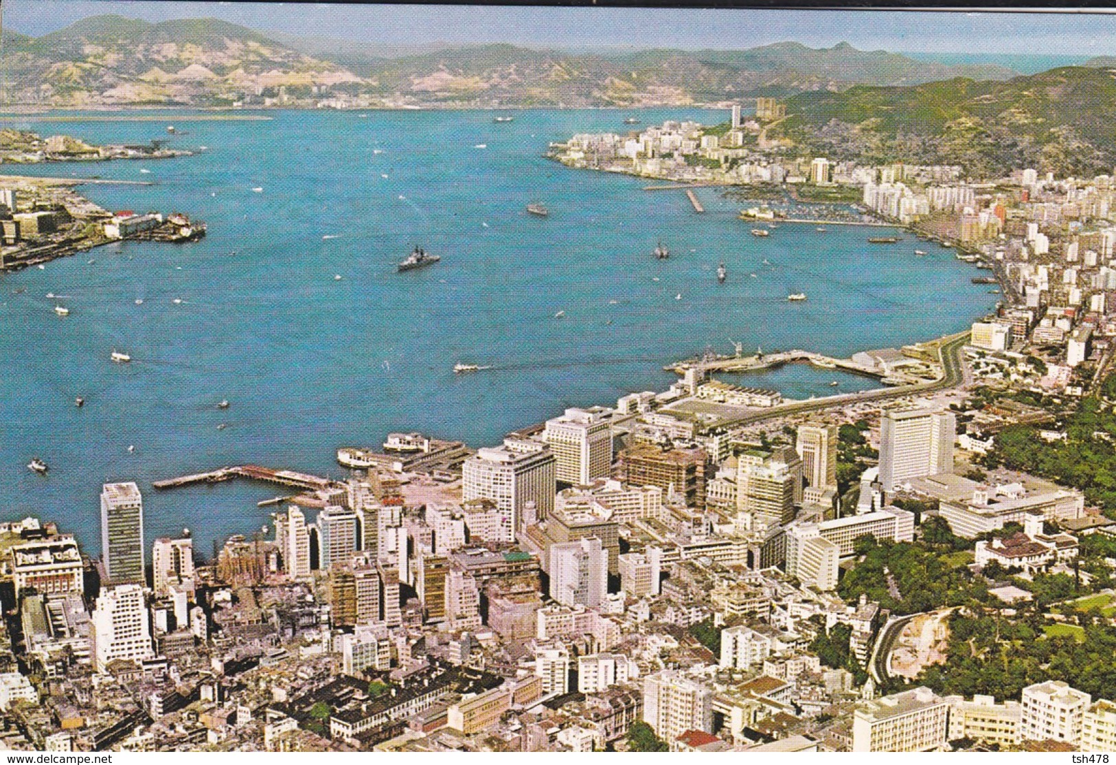 CHINE--HONG KONG--a Scene Of Victoria Habour Along The Eastern District Of Hong Kong---voir 2 Scans - Chine (Hong Kong)