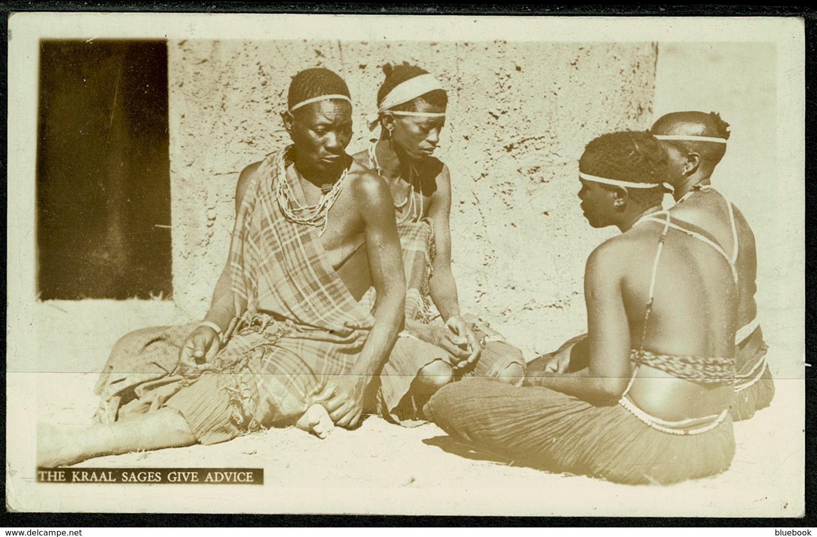 Ref 1265 - Ethnic Real Photo Plain Back Card - Zulu Kraal Sages Giving Advice South Africa - África