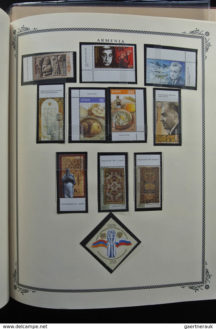 Armenien: 1919-2009: Well filled, mostly MNH collection Armenia 1919-2009 on Scott pages in springba