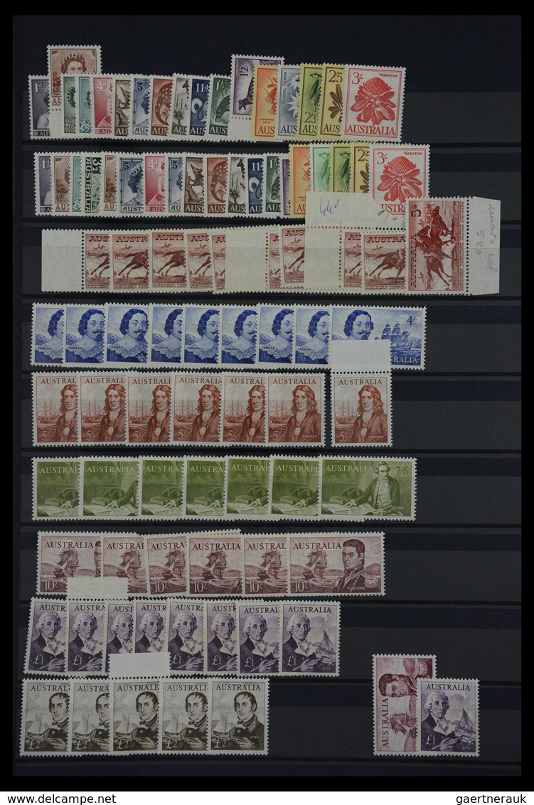 Australien: 1912-1966: Mostly MNH And Mint Hinged Lot Australia 1912-1966 On Stockpages In Folder. L - Sammlungen