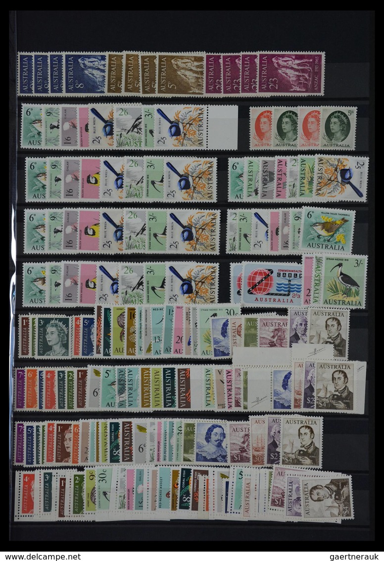 Australien: 1912-1966: Mostly MNH And Mint Hinged Lot Australia 1912-1966 On Stockpages In Folder. L - Sammlungen