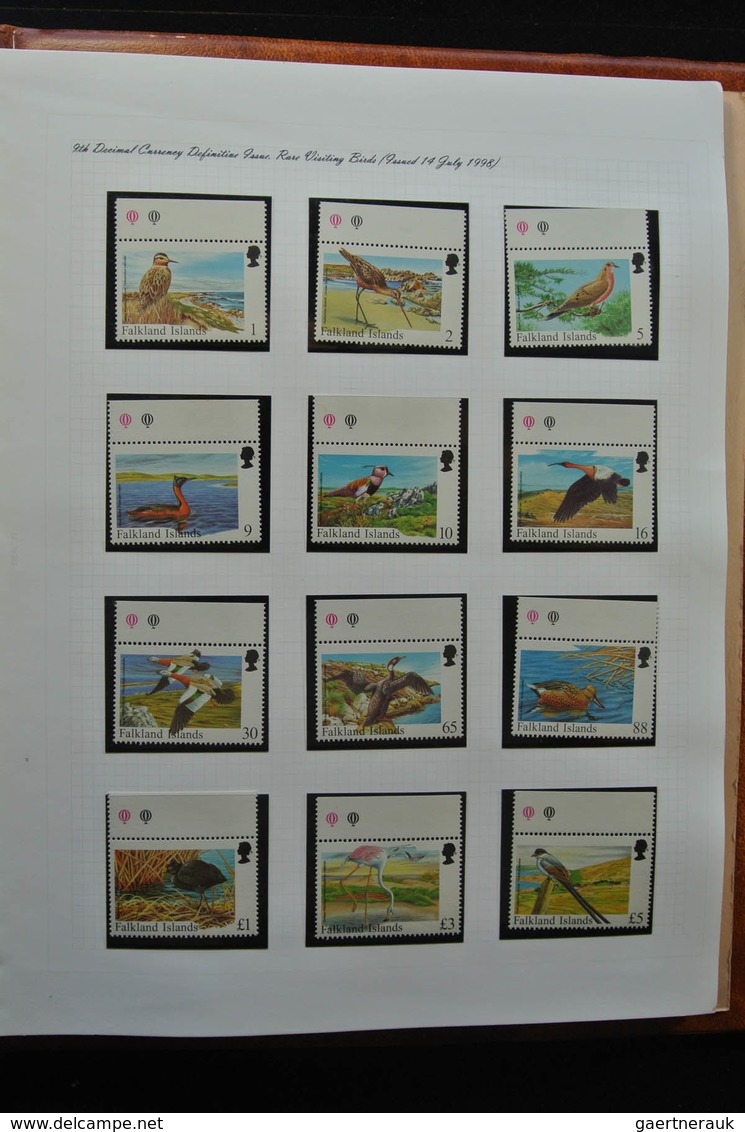 Falklandinseln: 1937-1998: Well filled, mostly MNH (till 1949 hinged) collection Falkland Islands 19