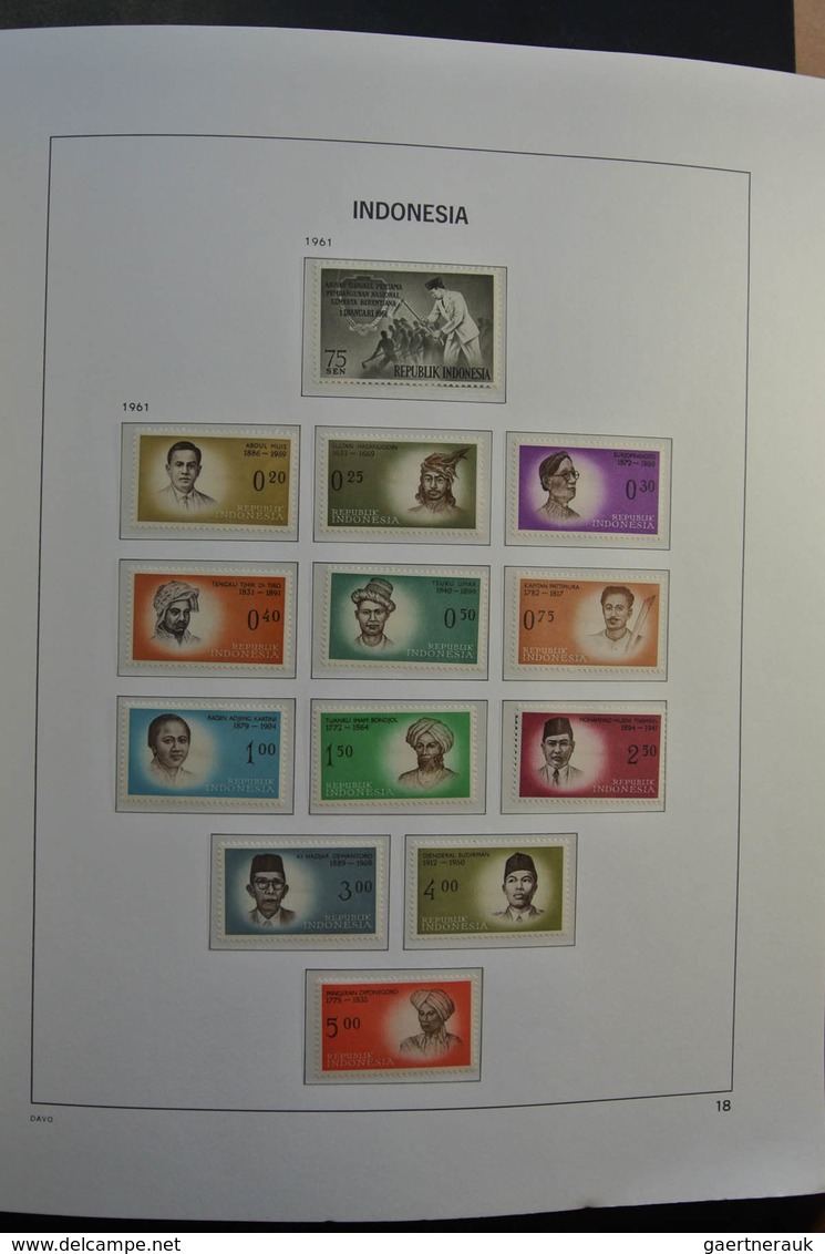 Indonesien: 1949-2010: As good as complete, almost only MNH collection Indonesia 1949-2010 in 4 Davo