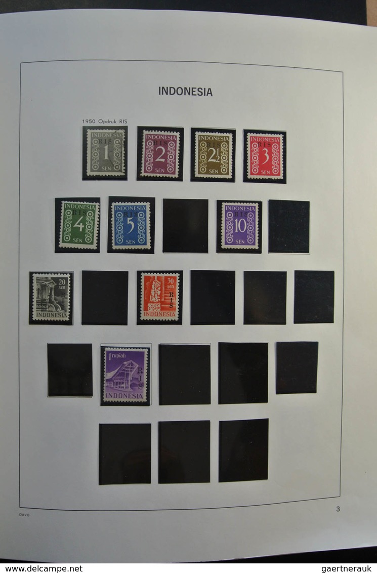 Indonesien: 1949-2010: As good as complete, almost only MNH collection Indonesia 1949-2010 in 4 Davo