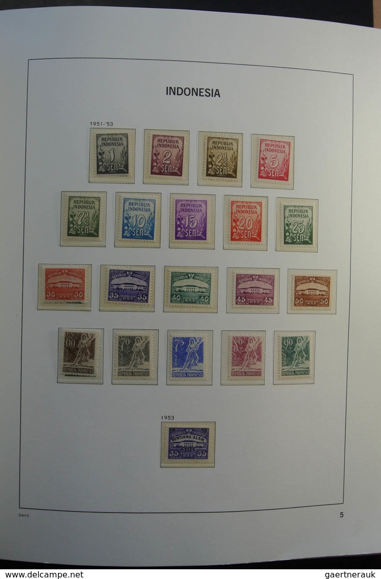 Indonesien: 1949-2010: As good as complete, almost only MNH collection Indonesia 1949-2010 in 4 Davo