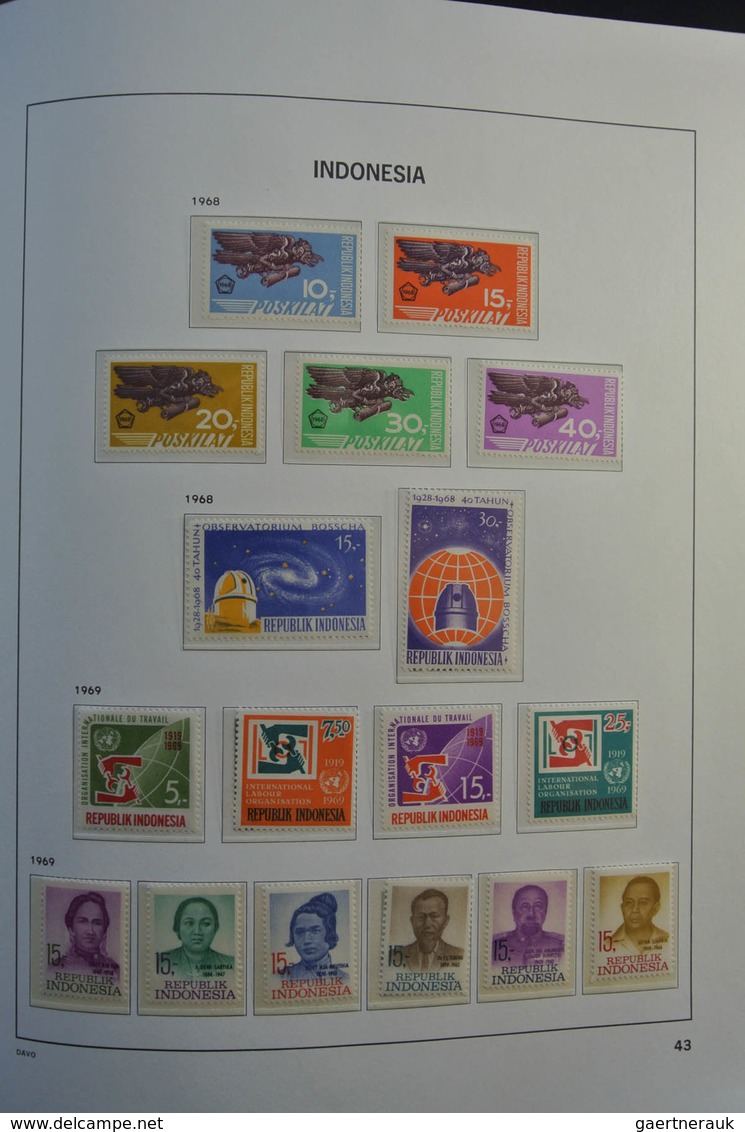 Indonesien: 1949-2010: As good as complete, almost only MNH collection Indonesia 1949-2010 in 4 Davo