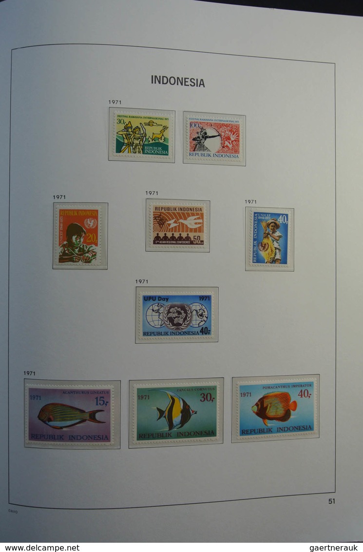 Indonesien: 1949-2010: As good as complete, almost only MNH collection Indonesia 1949-2010 in 4 Davo